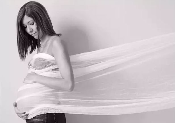 另類(lèi)孕照如何拍？怎么拍出獨(dú)一無(wú)二的孕照？