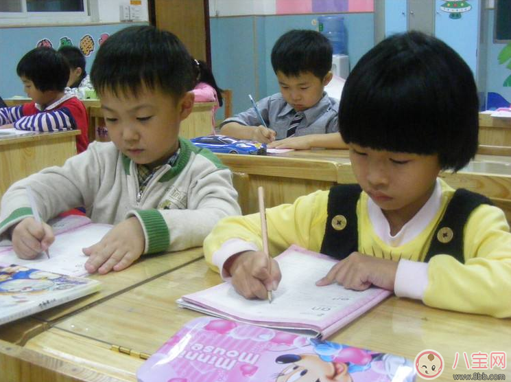 孩子字跡太難看怎么辦 教孩子寫(xiě)一手好看的字的方法