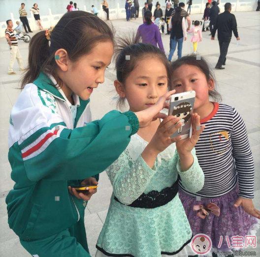 孩子沉迷手機(jī)延誤學(xué)業(yè)怎么辦 讓孩子遠(yuǎn)離手機(jī)的辦法