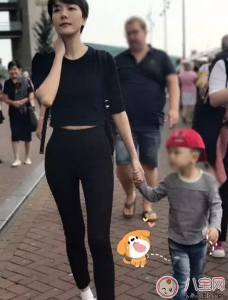 汪涵愛妻楊樂(lè)樂(lè)牽3歲小沐沐出行 國(guó)慶節(jié)出行小心孩子安全隱患