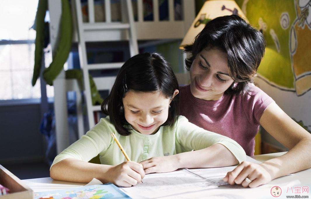 父母愛嘮叨合適嗎？寶寶表現(xiàn)明確是否嘮叨過度