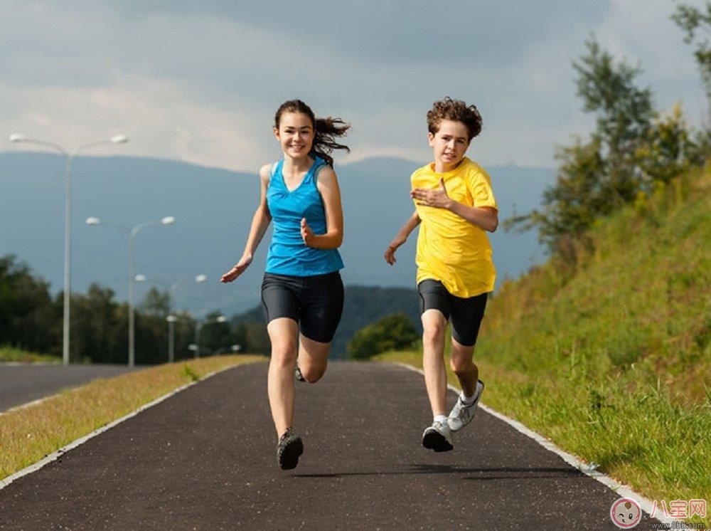 林志穎家雙胞胎1歲就“健身”？孩子成長(zhǎng)各階段如何健身