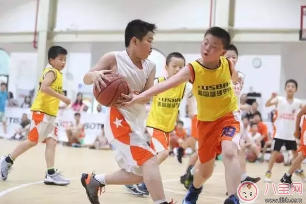 孩子學打籃球的最佳年齡 孩子打籃球的好處有哪些