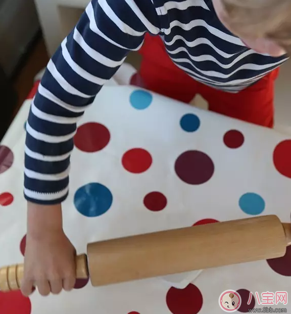 外面下雨了孩子不能出去玩 試試做這些事情吧