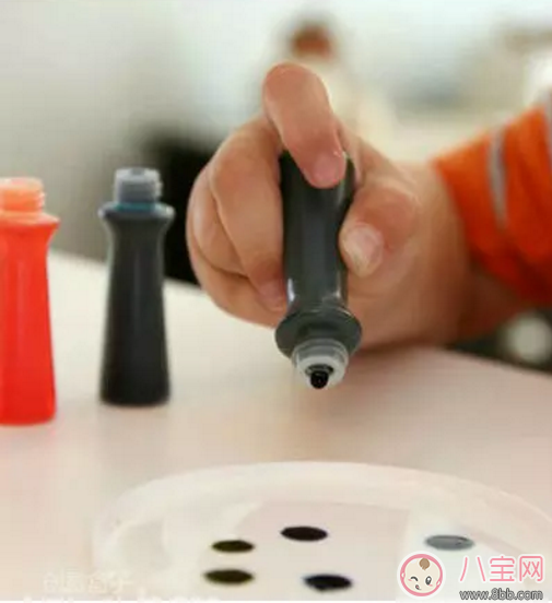 孩子愛涂鴉就讓他學(xué)畫畫 別嫌畫的丑那是靈感