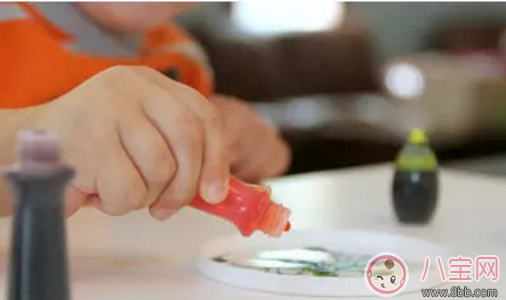 孩子愛涂鴉就讓他學(xué)畫畫 別嫌畫的丑那是靈感