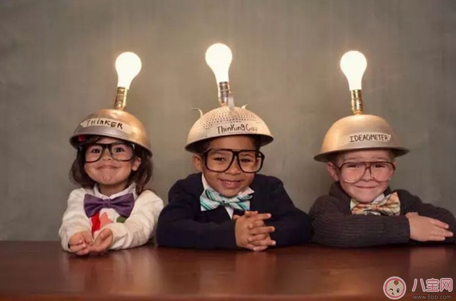 寶寶看電視的影響 如何規(guī)定寶寶看電視的時(shí)機(jī)