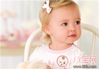 寶寶吃飯時(shí)爸爸的這個(gè)舉動(dòng) 險(xiǎn)些讓他送命！