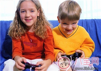 父母讓8歲姐給1歲弟洗澡 “洗”成一場(chǎng)大禍