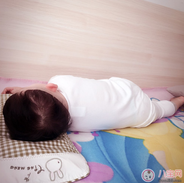 哄娃睡覺(jué)有高招 這些神曲保證一聽(tīng)就倒