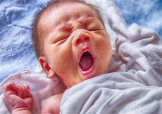 哄娃睡覺(jué)有高招 這些神曲保證一聽(tīng)就倒