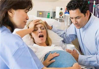 靳東赴港陪愛妻生二胎 還有那些全程陪產(chǎn)的星爸【準(zhǔn)爸陪產(chǎn)十大準(zhǔn)備】