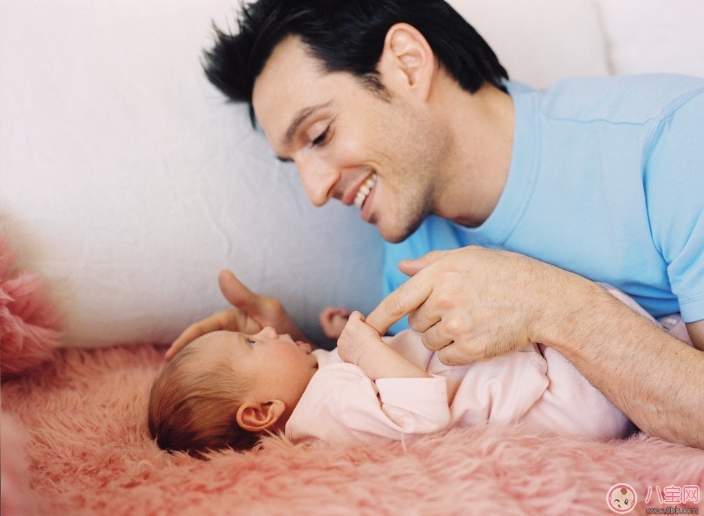 爸爸多和孩子互動  正面影響多