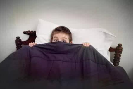 孩子怕黑怕怪物 不讓關(guān)燈睡覺......怎么辦？