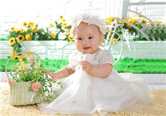 包貝爾罵哭女兒，只因她亂扔東西！怎么管才好？