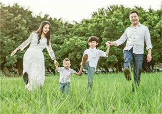 聽(tīng)故事 讓孩子的想象力飛一會(huì)兒