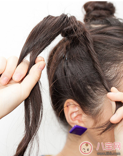 包文婧女兒餃子梳超可愛哪吒頭 超可愛哪吒頭怎么扎