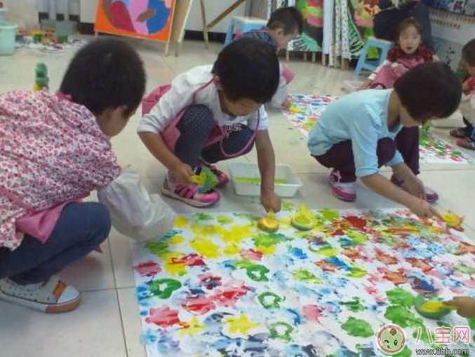 孩子居然喜歡丟玩具找樂(lè)子 孩子丟東西習(xí)慣要糾正