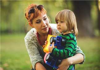 何潔表示不會(huì)再結(jié)婚 單親家庭的孩子成長一定不好嗎？