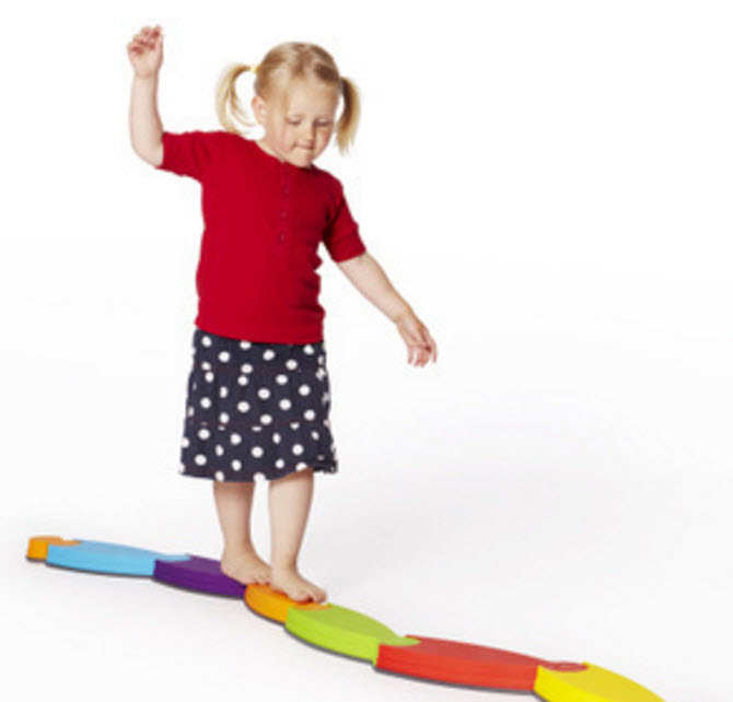 提高孩子平衡力的玩具有哪些 提高孩子平衡力的游戲有哪些 提高孩子平衡力的玩具有哪些 提高孩子平衡力的游戲有哪些