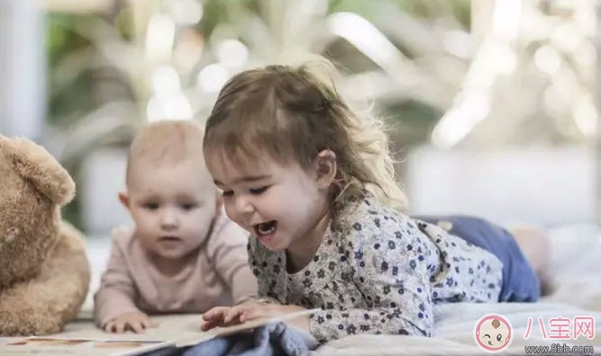 家里老人說方言會影響寶寶說話嗎 老人說方言孩子要注意什么