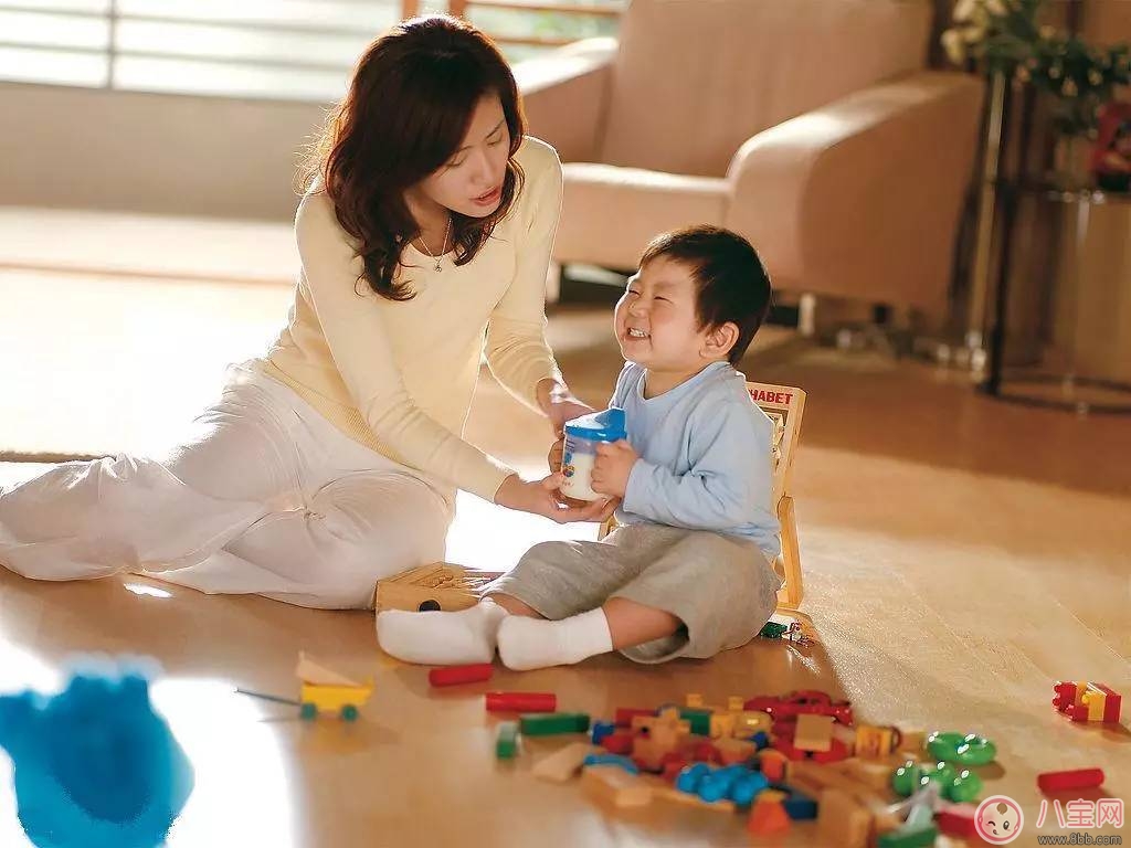 親子互動  享受和孩子一起做飯