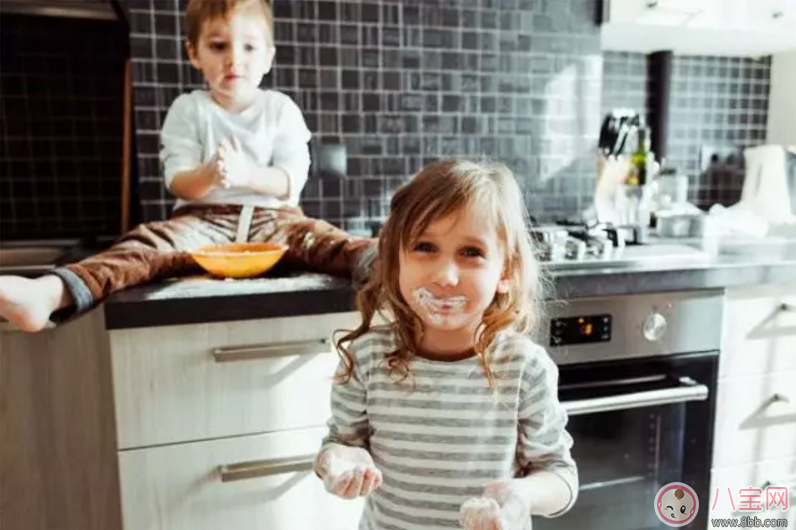 親子互動  享受和孩子一起做飯