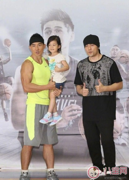 小小周英文名字出來(lái)了 給孩子怎么取英文名好