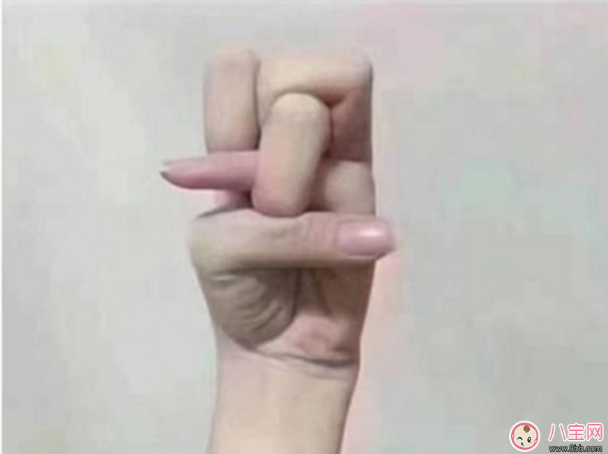 李思思手指炫技新高度  打結指是什么