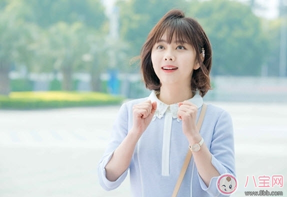 浪花一朵朵譚松韻發(fā)型是吹出來(lái)的嗎 譚松韻發(fā)型能做嗎譚松韻發(fā)型盤(pán)點(diǎn)