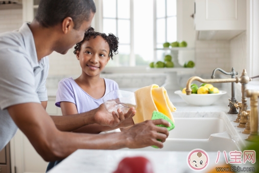 讓孩子學(xué)會做家務(wù) 好處多還益智