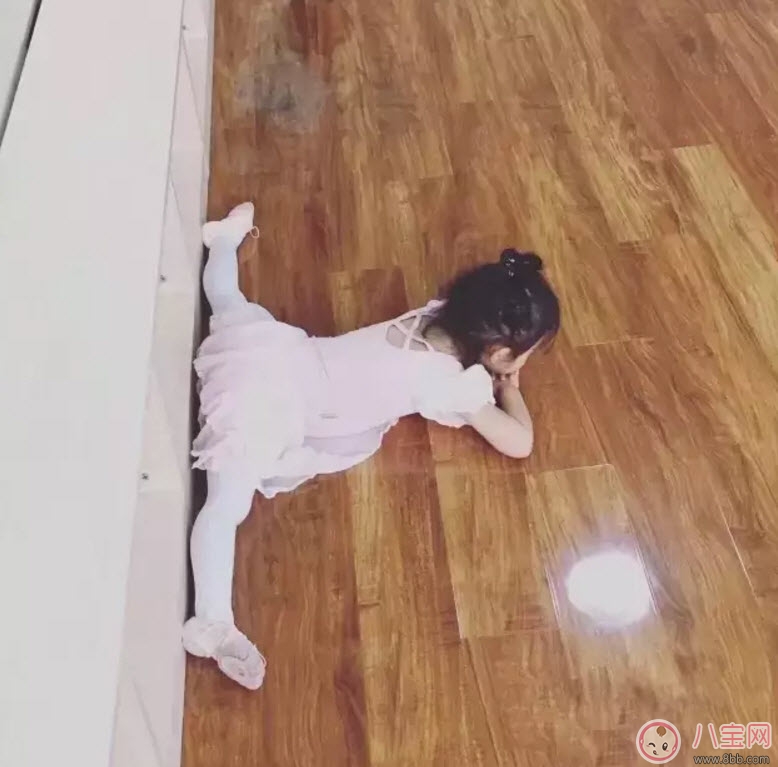 甜馨越來越美的原因 芭蕾舞蹈學(xué)習(xí)好處多