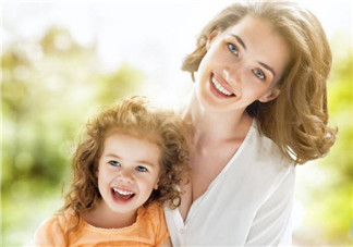 女孩富養(yǎng)的真正含義 女孩富養(yǎng)與窮養(yǎng)的區(qū)別