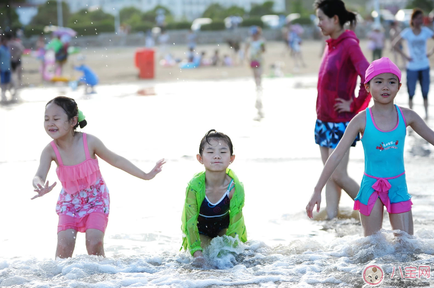 小學(xué)生2天上9個培訓(xùn)班 孩子暑假如何正確安排