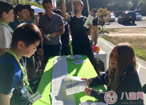 蔣勤勤兒子獨(dú)自參加夏令營(yíng) 孩子參加夏令營(yíng)需要準(zhǔn)備什么 蔣勤勤兒子獨(dú)自參加夏令營(yíng) 孩子參加夏令營(yíng)需要準(zhǔn)備什么