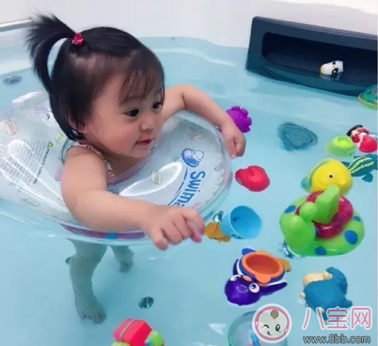 跟咘咘一起做早教運(yùn)動(dòng) 正確的早教運(yùn)動(dòng)的時(shí)間與方法