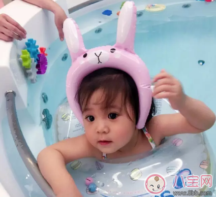 跟咘咘一起做早教運(yùn)動(dòng) 正確的早教運(yùn)動(dòng)的時(shí)間與方法