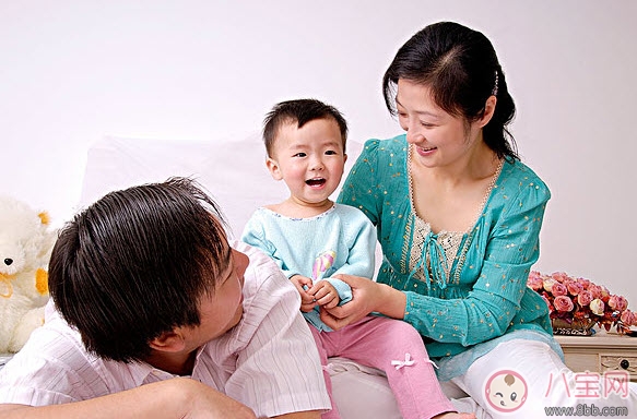 適合寶寶和爸爸一起玩的親子游戲 父親和寶寶的親子游戲