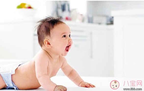 親子游戲讓寶寶輕松學(xué)會走路 寶寶練習(xí)走路親子游戲