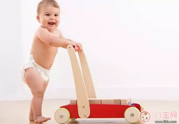 親子游戲讓寶寶輕松學(xué)會走路 寶寶練習(xí)走路親子游戲
