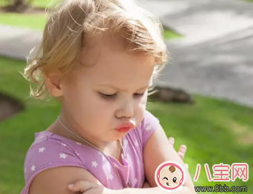 放假寶寶反常黏人哭鬧的原因 會(huì)影響性格嗎