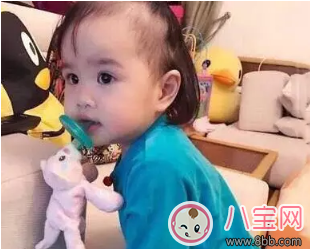 看《媽媽是超人》餃子使用安撫奶嘴 安撫奶嘴能用嗎