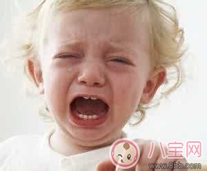 孩子哭鬧怎么辦 學《媽媽是超人》的軒軒媽如何處理