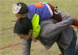 戶外親子游戲 共享一片藍(lán)天