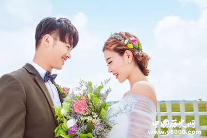 男左女右是什么意思為什么是男左女右