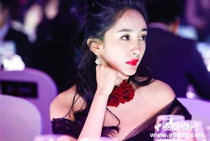 楊冪簡(jiǎn)介演藝經(jīng)歷影視作品介紹楊冪是個(gè)什么樣的人