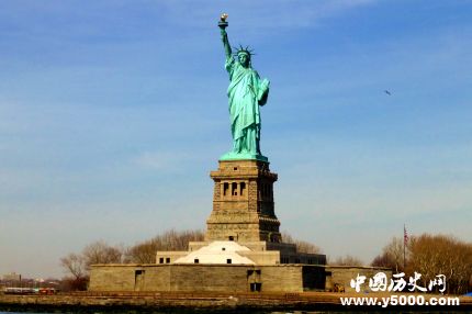 自由女神像的來(lái)歷自由女神像的原型是誰(shuí)？