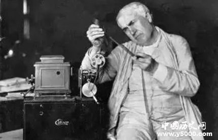 愛(ài)迪生生平故事簡(jiǎn)介愛(ài)迪生的發(fā)明有哪些？