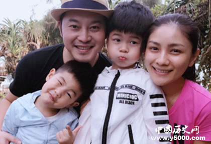 沙溢簡(jiǎn)介沙溢演藝經(jīng)歷影視劇作品介紹沙溢妻子兒子是誰(shuí)