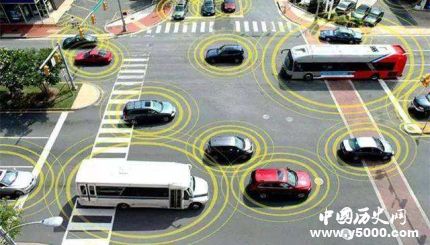 重慶首臺(tái)5G無(wú)人駕駛巴士亮相5G無(wú)人駕駛巴士有什么特點(diǎn)？